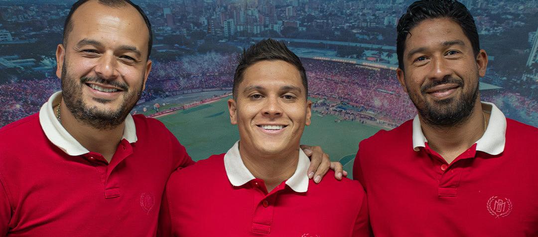 Juan Fernando Quintero tras firmar su contrato por un año con el Medellín.