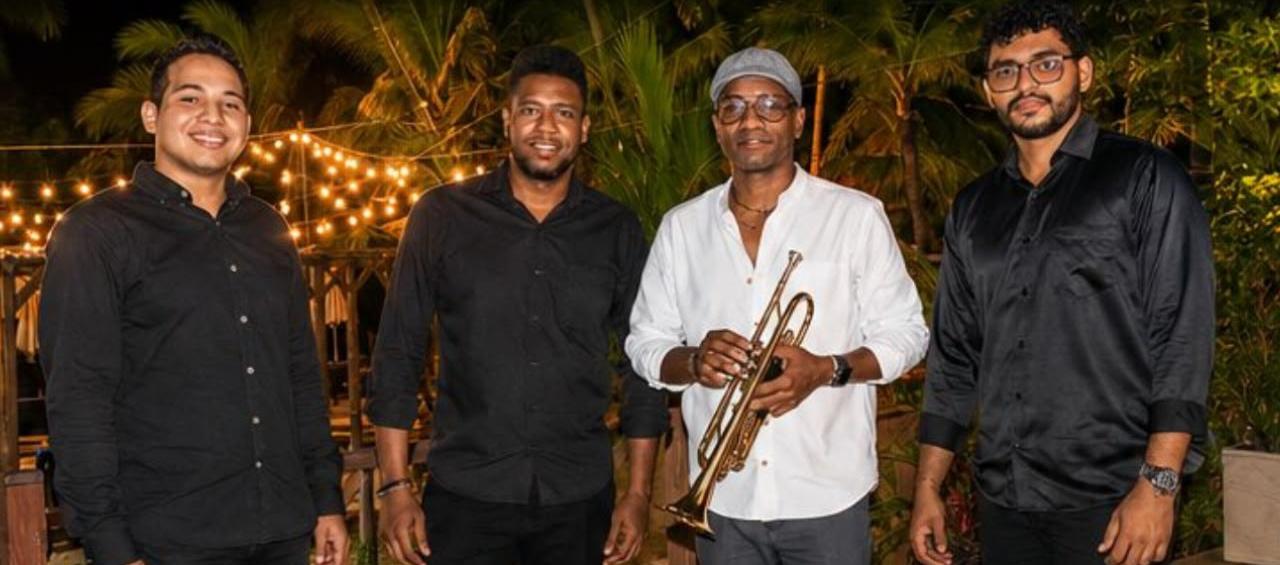 'Los Hermanos Márquez y su son de Cuba'.