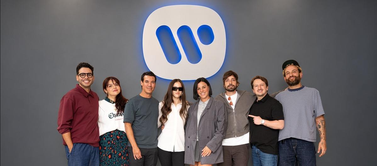 Aria Vega firma con Warner Music Latina.