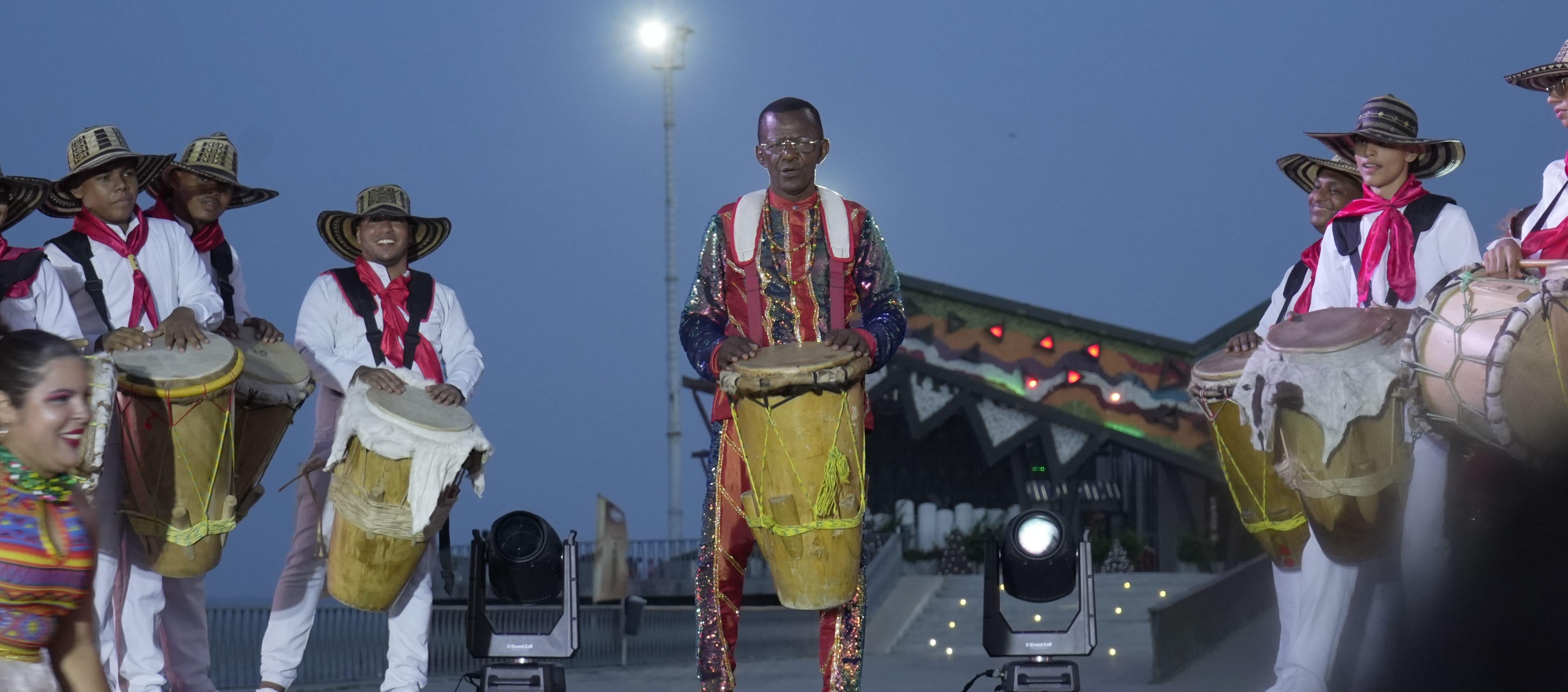Abraham Roosevelt Cáceres Julio, fue presentado como Rey Momo del Carnaval de Barranquilla 2027.