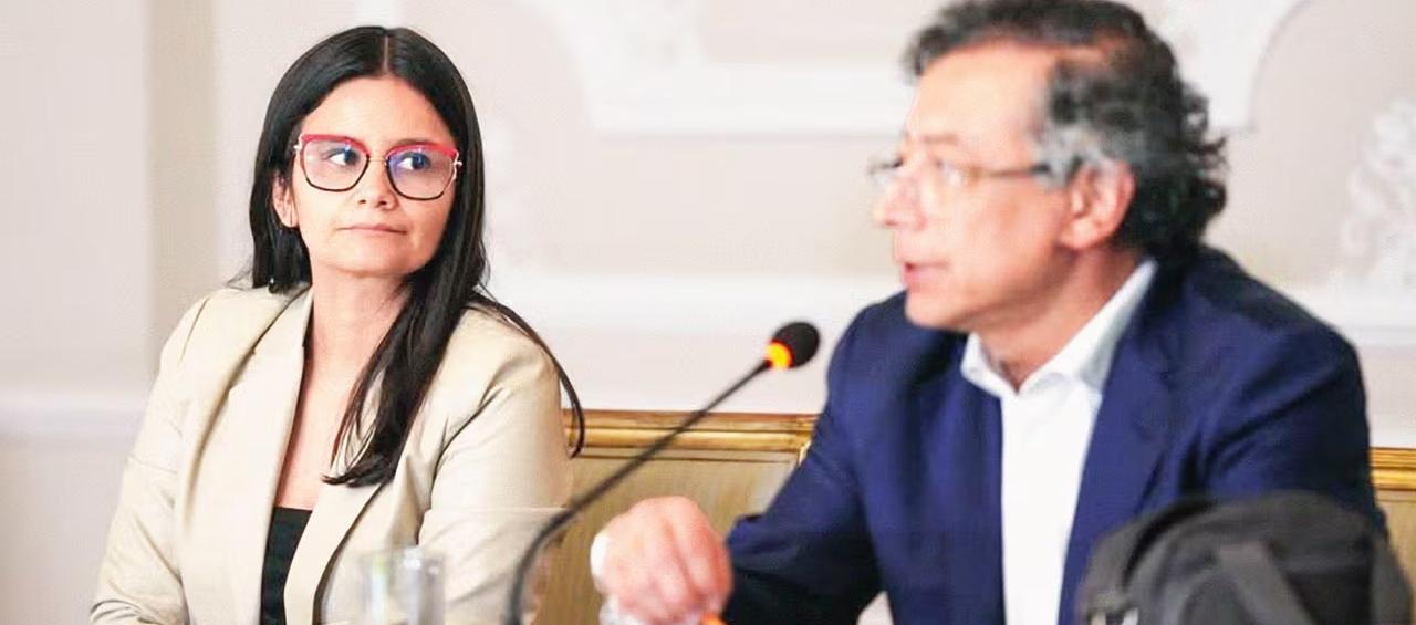 Angie Rodríguez junto al entonces Presidente Gustavo Petro. 