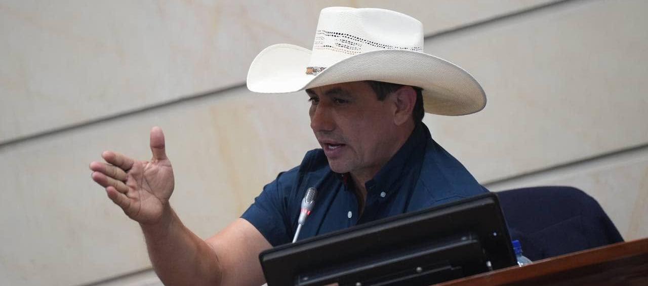 El senador Josué Alirio Barrera Rodríguez.