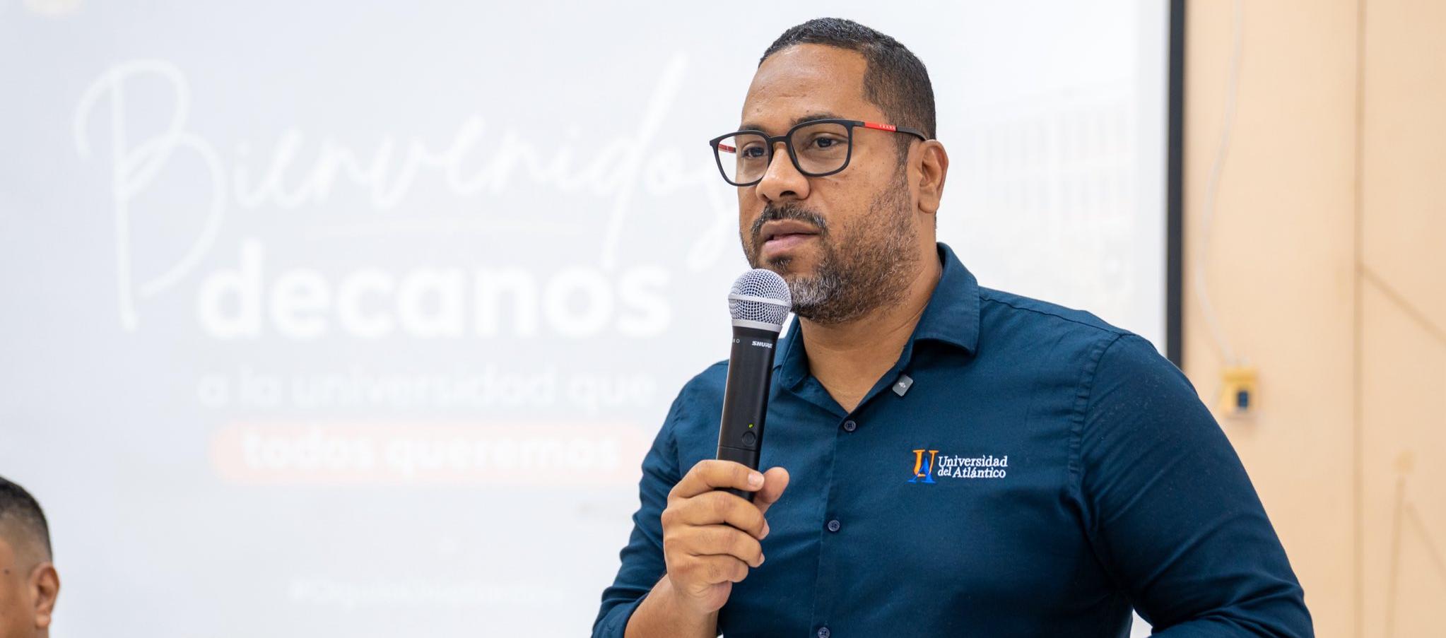 El rector de la Universidad del Atlántico, Leyton Barrios.