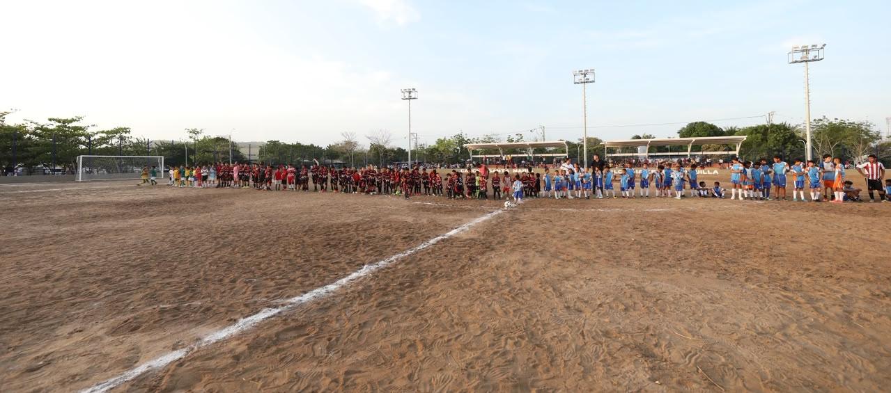 Cancha de fútbol en el corregimiento de Juan Mina.