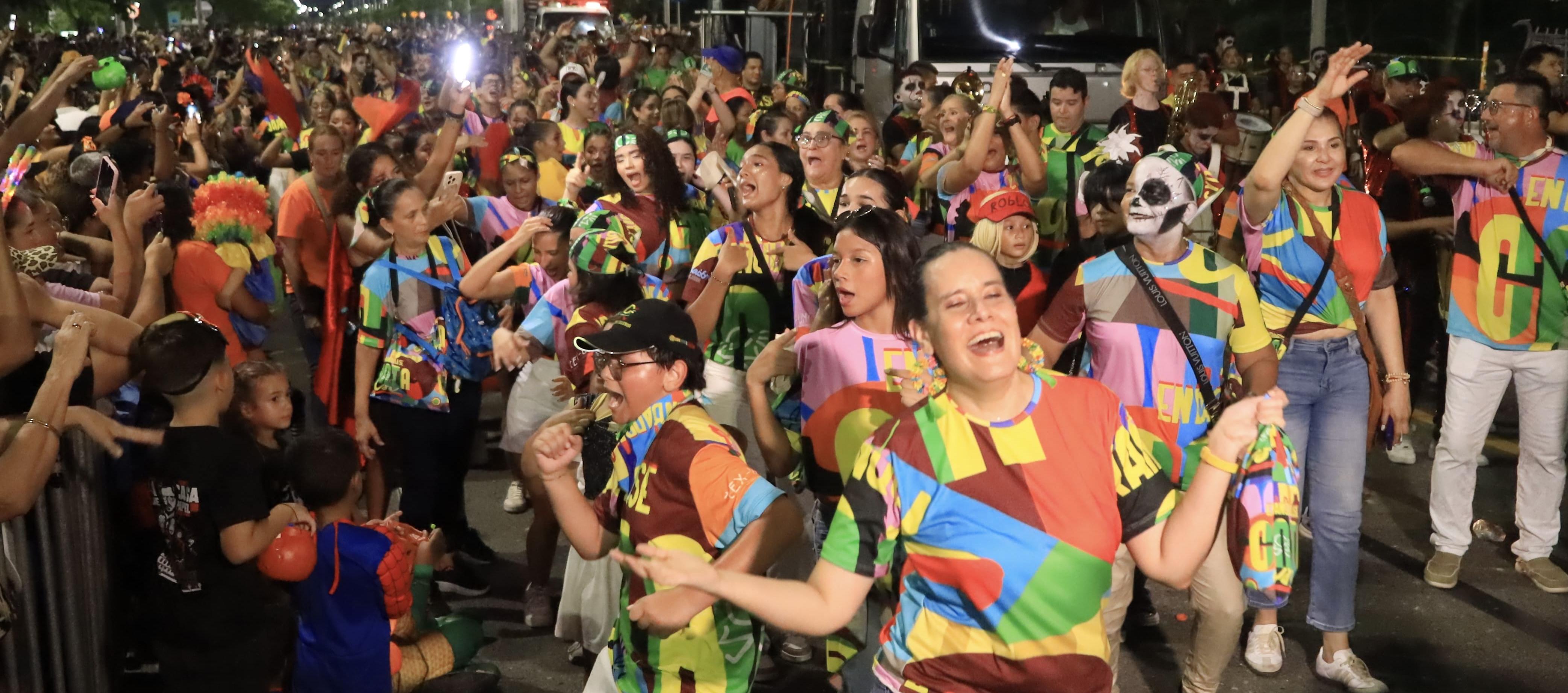 Cantores Killeros durante el desfile en 2025.