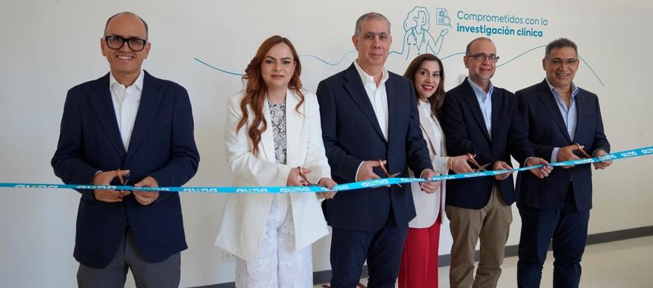 Pablo Cervera, gerente de la Red Prestacional de Colombia; Sindy Pahola Pulgarín Madrigal;  Juan Carlos Hernández, Director de Red Prestacional del Atlántico;  Rayet Harb, vicepresidenta ejecutiva de Operaciones Auna;  Ubaldo Padilla, Director Médico Clínica Portoazul Auna; Manuel González, Director de Auna Ideas.