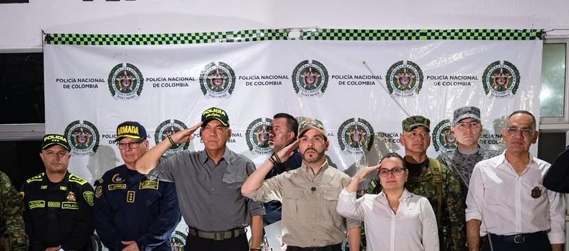El Presidente Abelardo De La Espriella y demás autoridades.