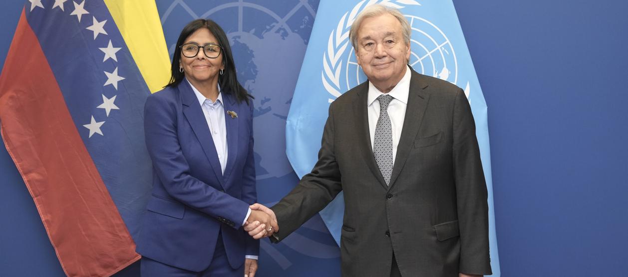 La presidenta encargada de Venezuela, Delcy Rodríguez, y el secretario general de la ONU, António Guterres.