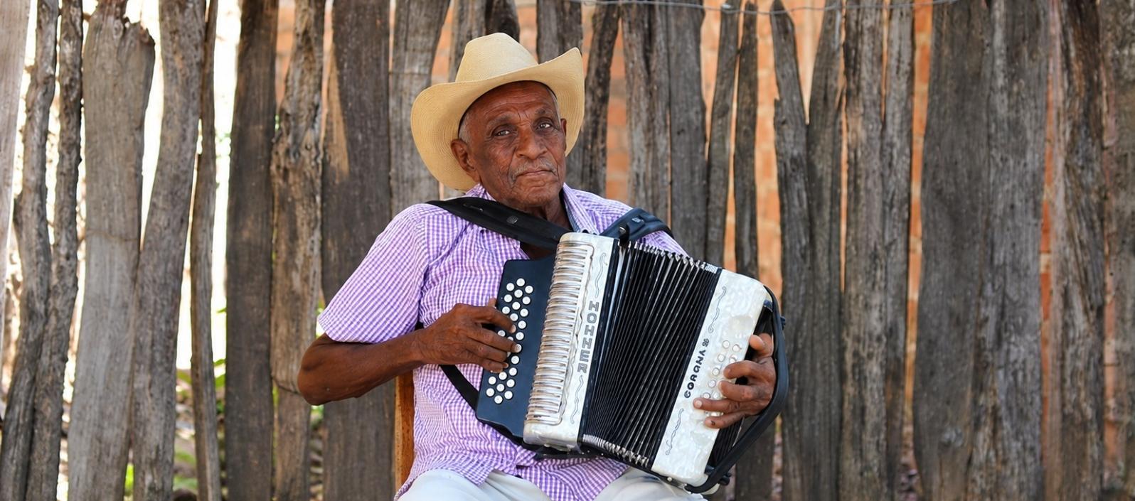 El compositor y acordeonero Náfer Durán.
