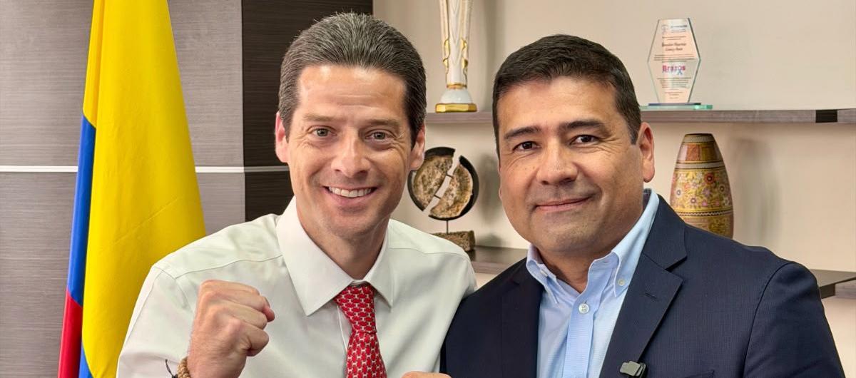 El ministro de Comercio, Mauricio Gómez Amín, y el presidente de Bavaria, Sergio Rincón.