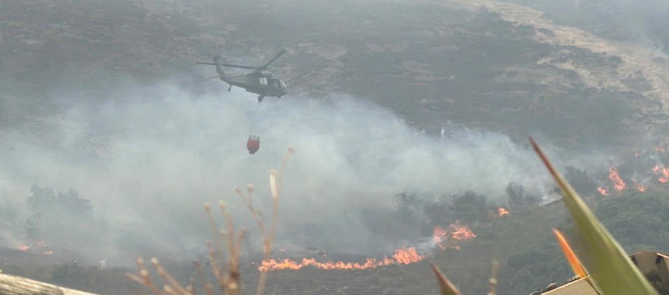 Helicóptero en el incendio en Villa de Leyva.