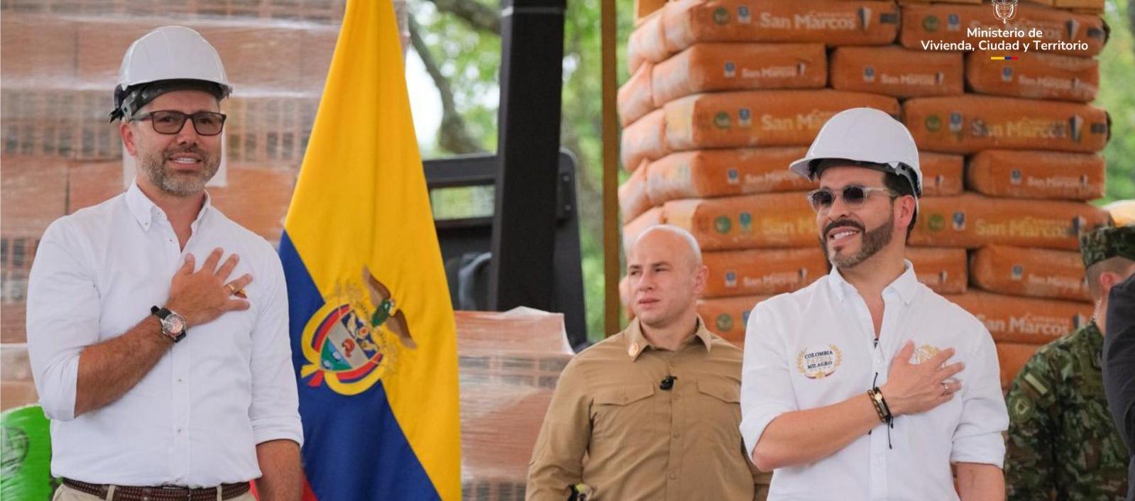 Jaime Andrés Beltrán, ministro de Vivienda, y el Presidente Abelardo De La Espriella.