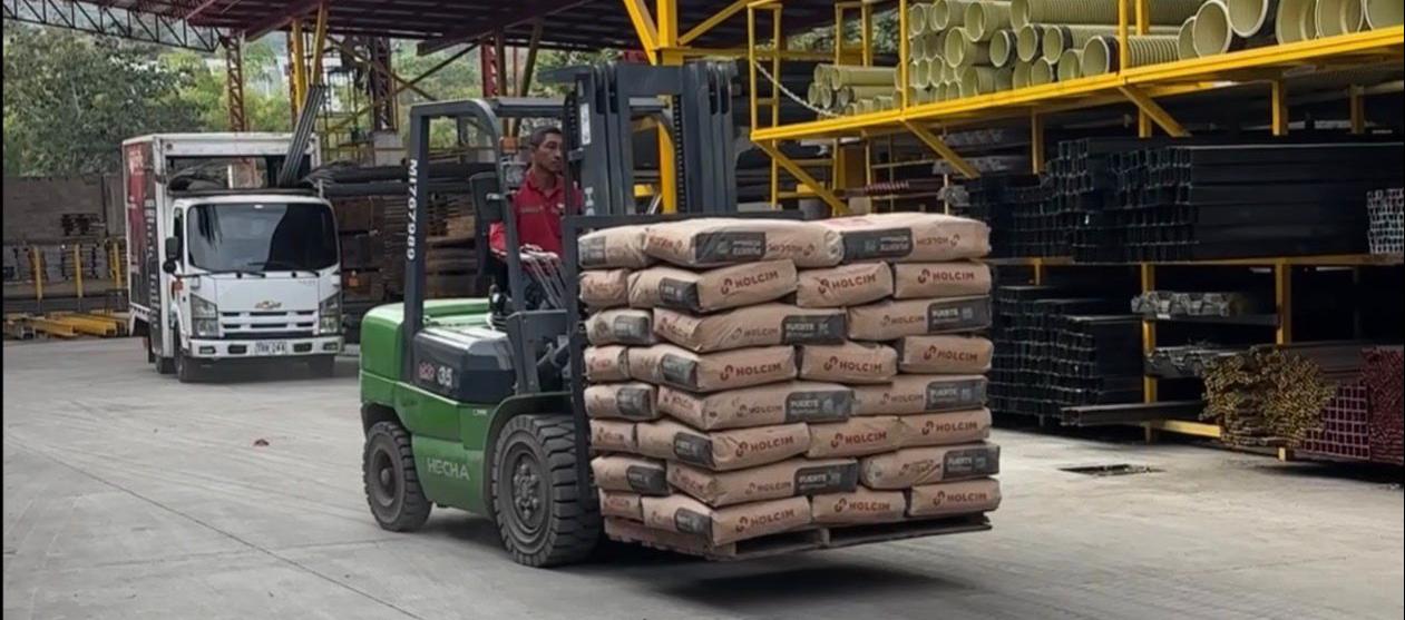 Materiales de construcción enviados por el Distrito a la ciudad de Pereira.