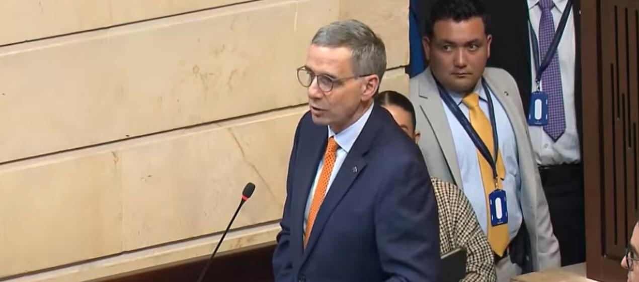 El ministro de Hacienda, Miguel Gómez Martínez, durante su intervención en el Congreso. 