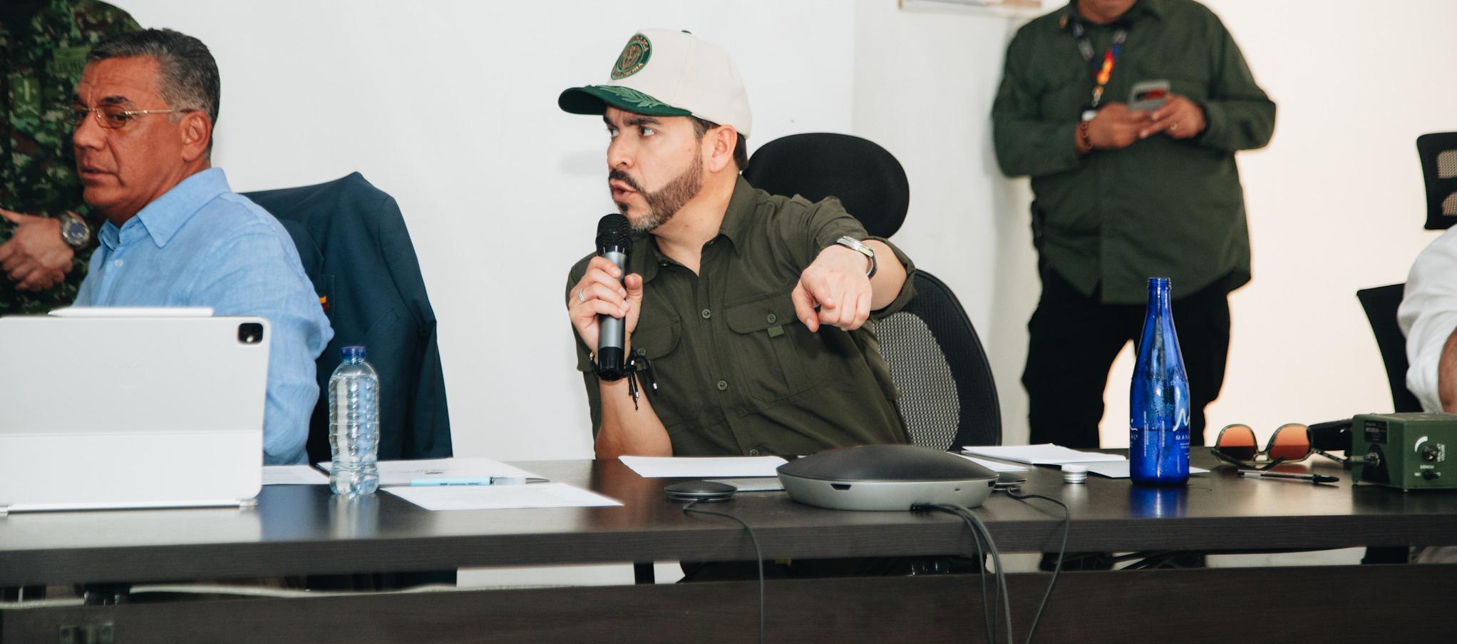 El Ministro de Defensa, Jorge Mora y el Presidente Abelardo De La Espriella.