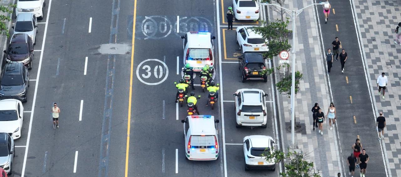 Vigilancia y recorrido de la Policía en el Gran Malecón. 