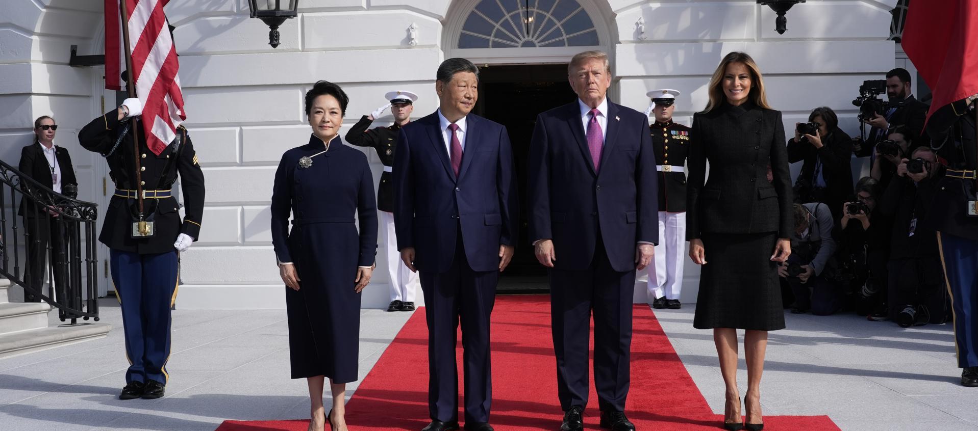 El presidente de Estados Unidos, Donald J. Trump, y la primera dama, Melania Trump, reciben al presidente de China, Xi Jinping, y a la primera dama, Peng Liyuan.