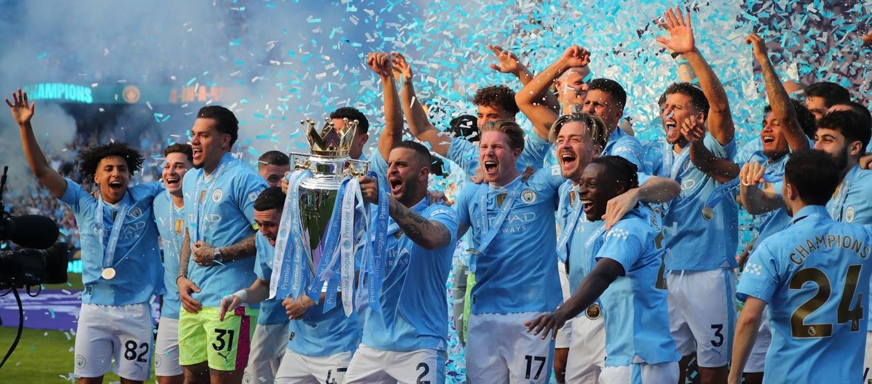El Manchester City celebrando el título de la Premier League en la temporada 2022–2023.