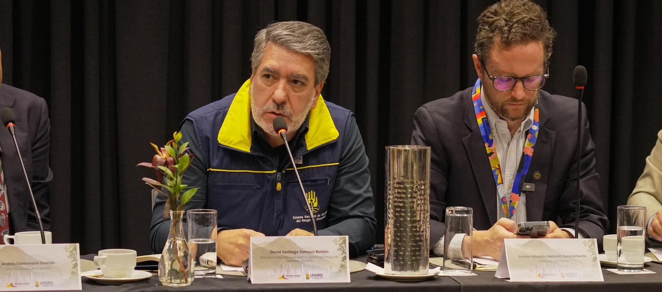 (Izq.) Tamayo, director nacional de la UNGRD. 