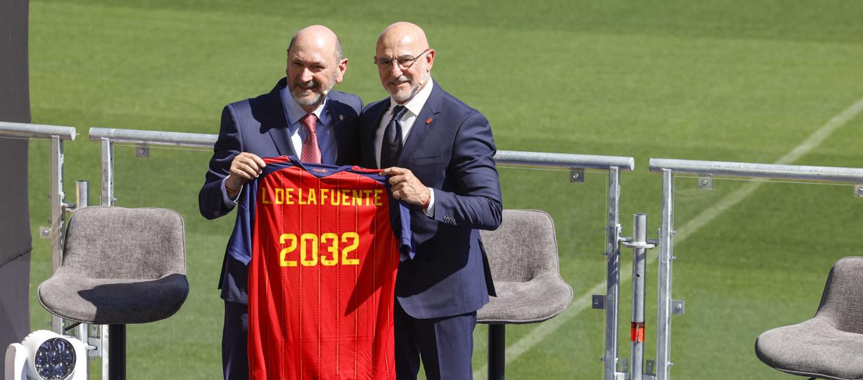 Luis De la Fuente con Rafael Louzán, presidente de la RFEF.