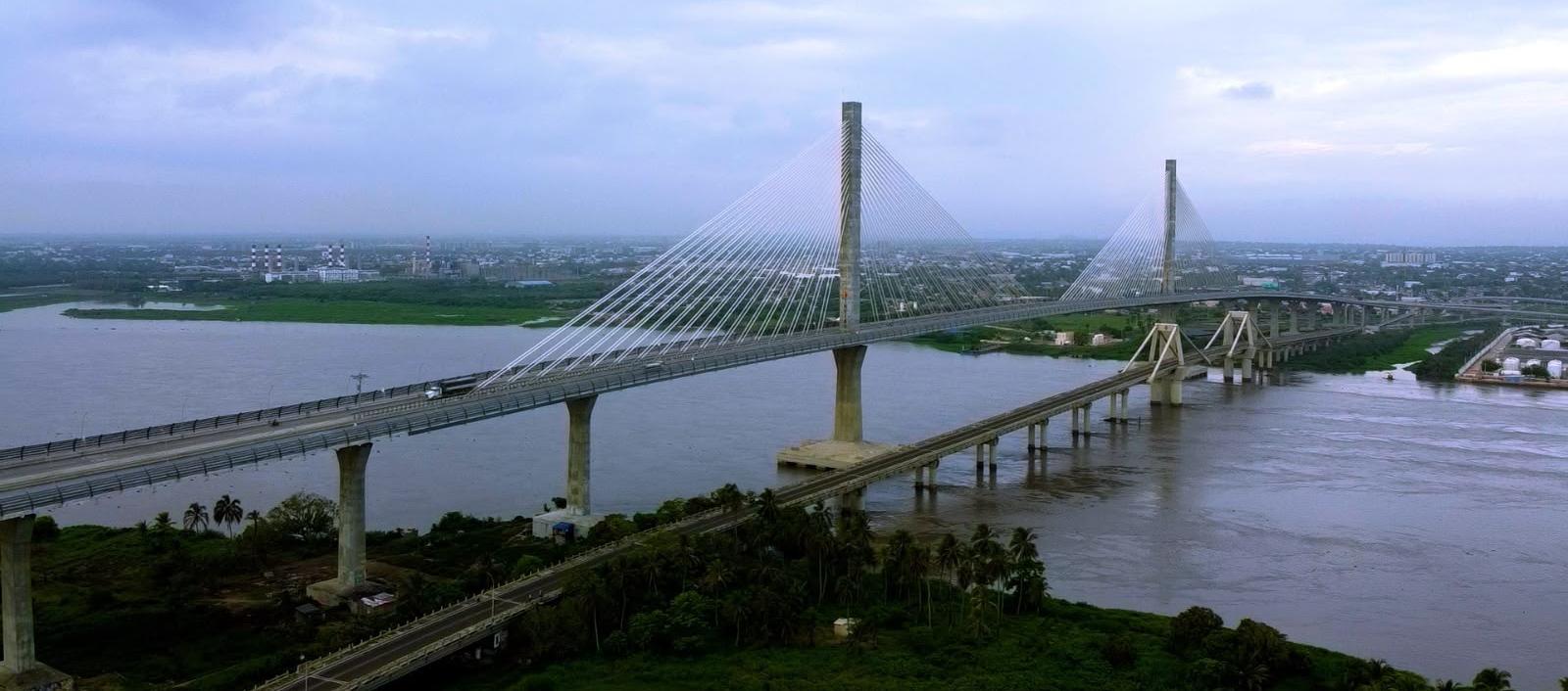 Antiguo y nuevo puente Pumarejo. 