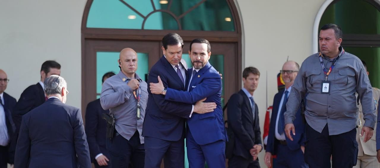 Izq. a Der. Marco Rubio, secretario de Estado de Estados Unidos, y Abelardo De La Espriella, presidente de Colombia.