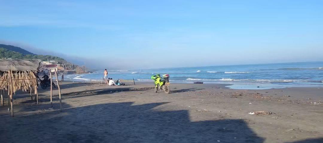 La Policía acordonó el área a la espera de la Sijin para realizar la inspección del cuerpo. 