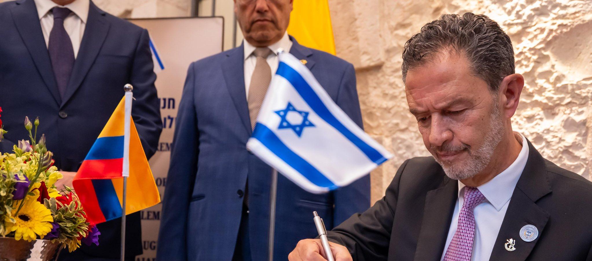 El Canciller colombiano Omar Bula.