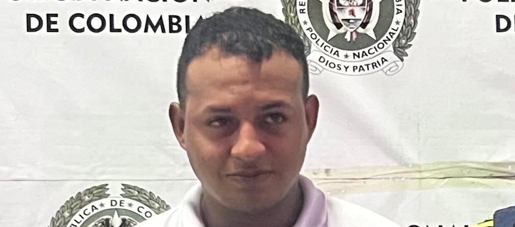 Emilio Josué Madero Fernández tras ser capturado por la Policía Metropolitana. 