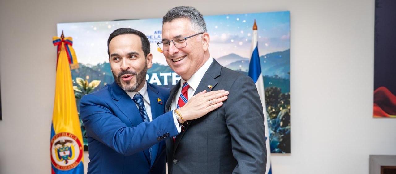 El Presidente Abelardo De La Espriella y el ministro de Exteriores de Israel, Gideon Saar.