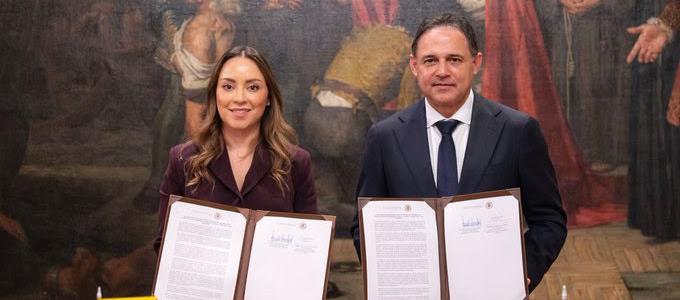 La presidenta de la Asamblea Nacional de Ecuador, la oficialista Mishel Mancheno, y el presidente del Senado de Colombia, Honorio Henríquez.