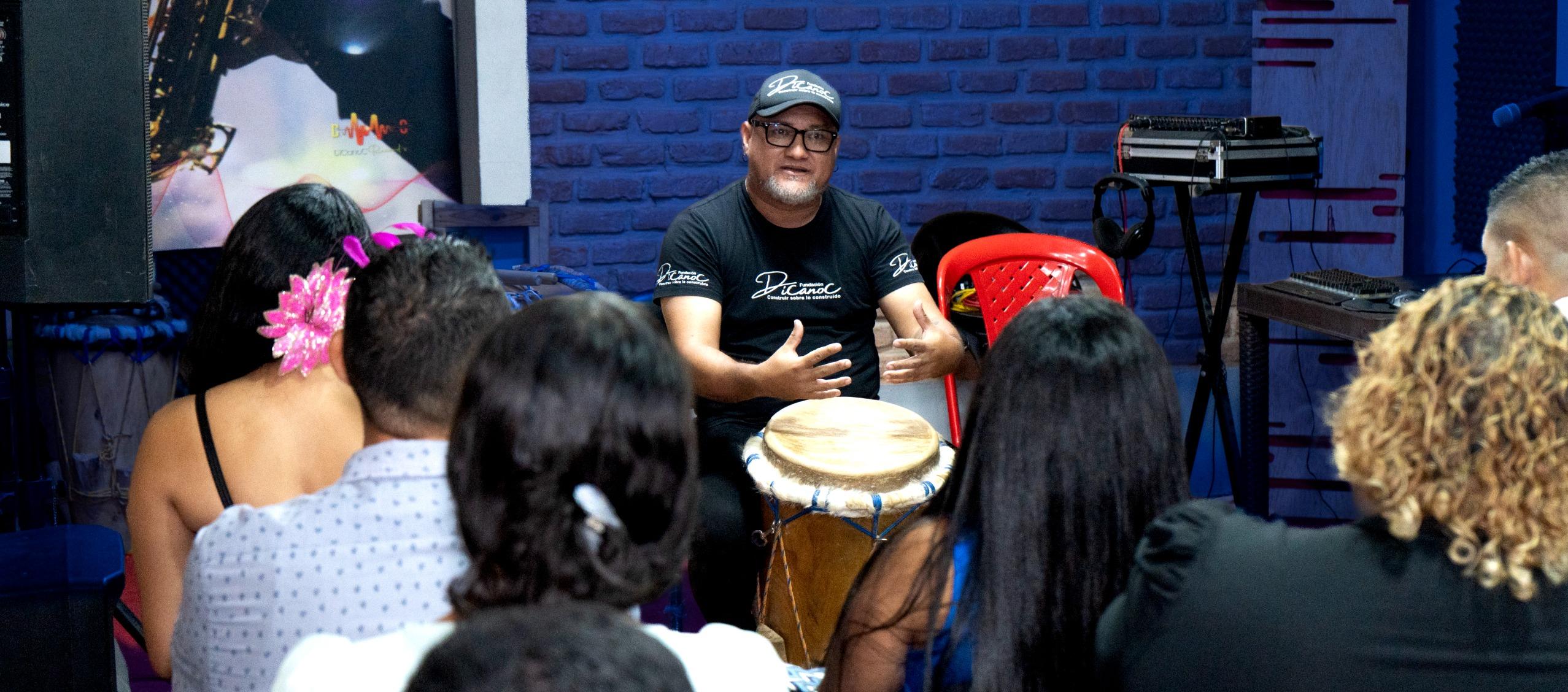 Edinson Cano Contreras, organizador del festival, durante la socialización del evento.
