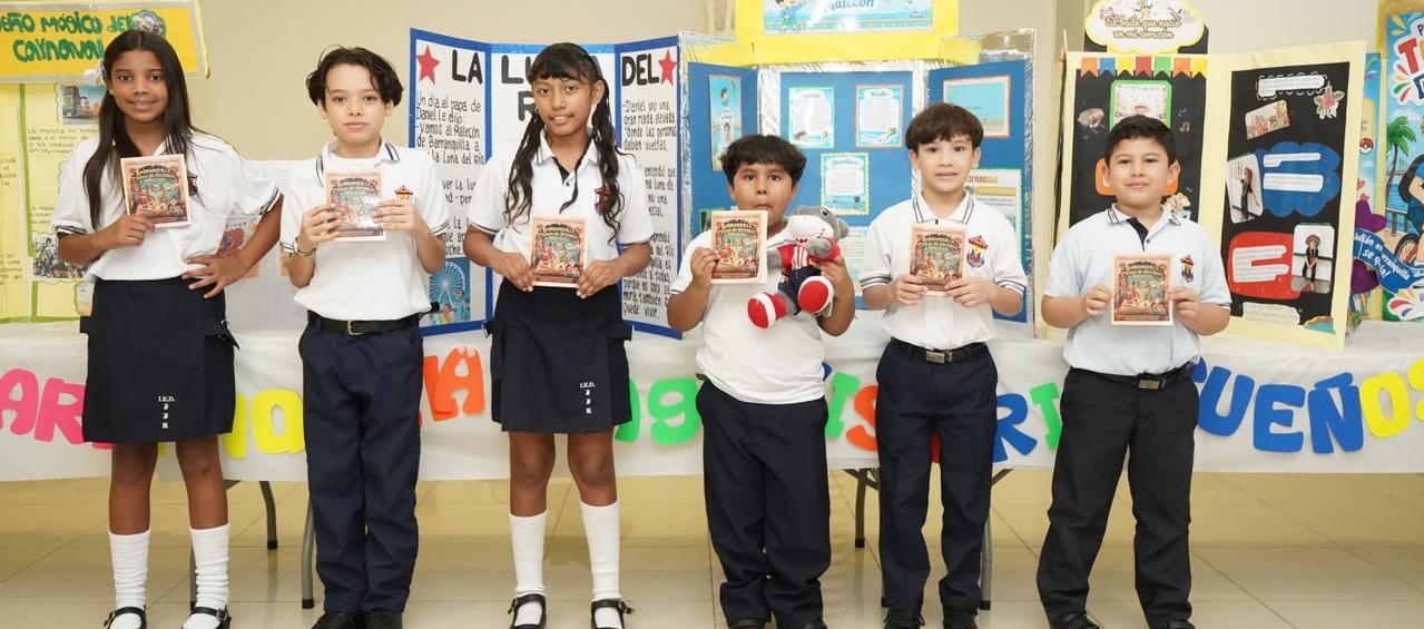 Estudiantes participaron en la creación del libro 'Barranquilla, ciudad de historias mágicas'.