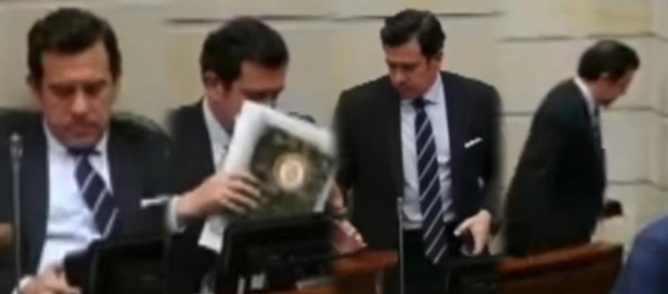La secuencia de Rodrigo Lara en el Congreso.