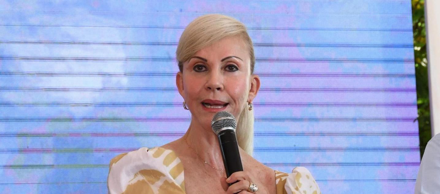  La Gobernadora del Valle del Cauca, Dilian Francisca Toro. 