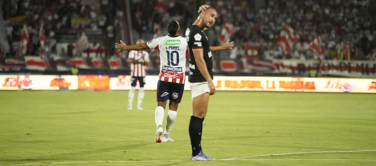 Luis Fernando Muriel se lamenta en una acción de ataque.