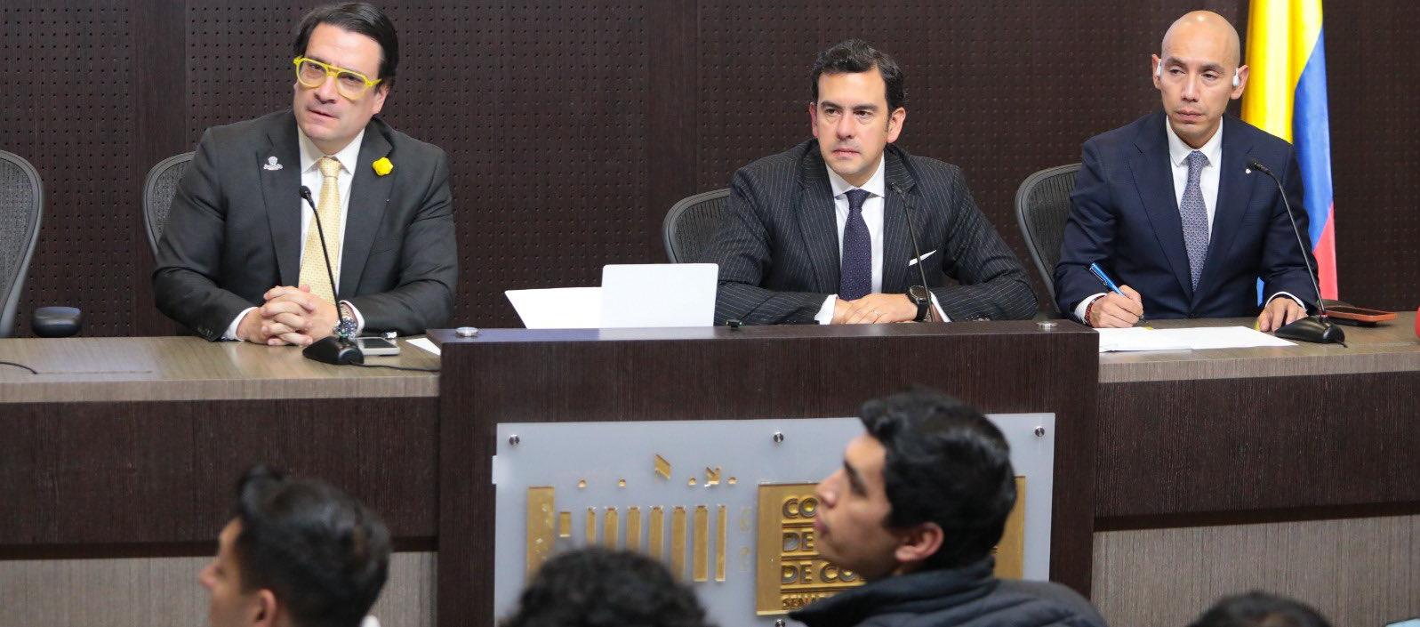 Los ministros de Justicia y del Interior, Iván Cancino y Rodrigo Lara.