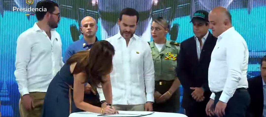 Momento de la firma del convenio