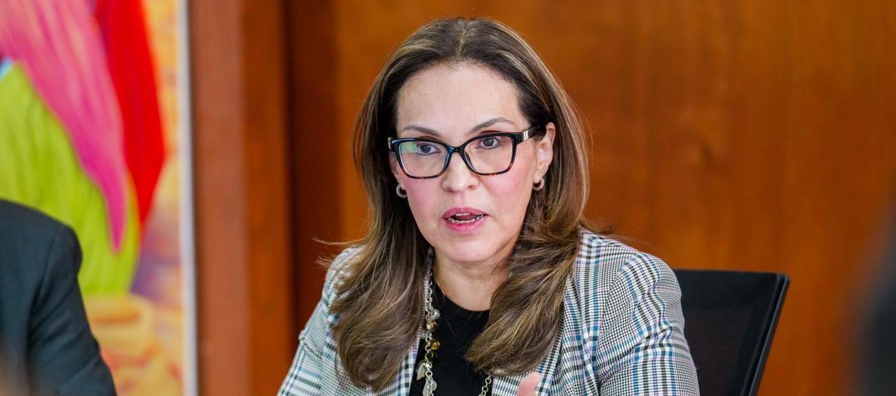 Viviane Morales Hoyos.