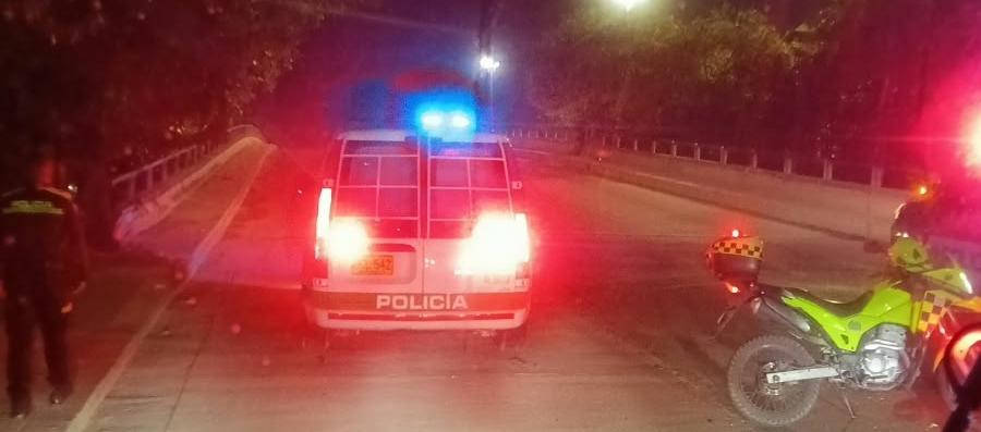 El puente fue cerrado en su totalidad por prevención. 