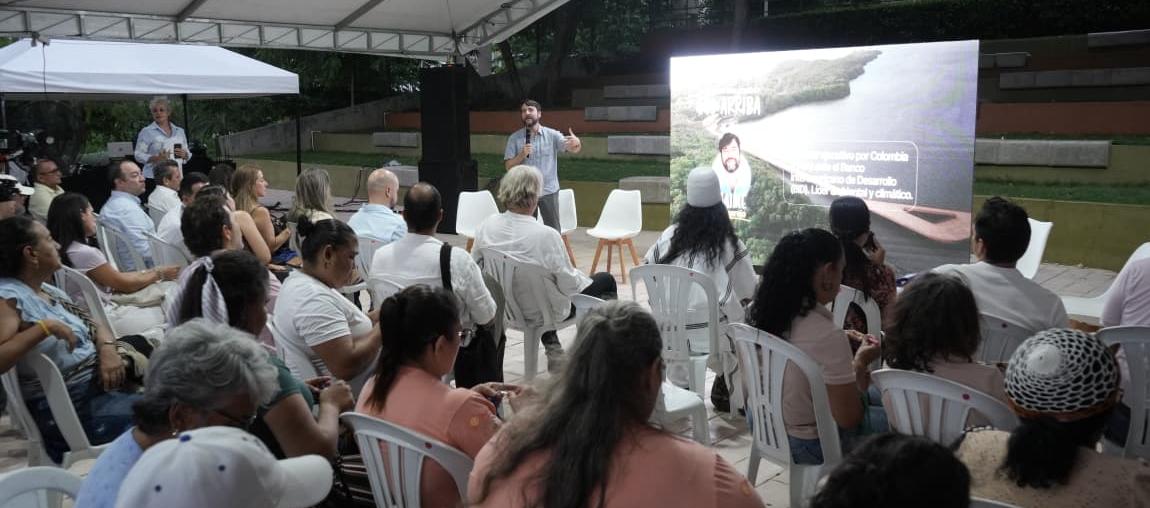 Exalcalde Jaime Pumarejo durante el lanzamiento del proyecto del documental Río Arriba, en Barranquilla.