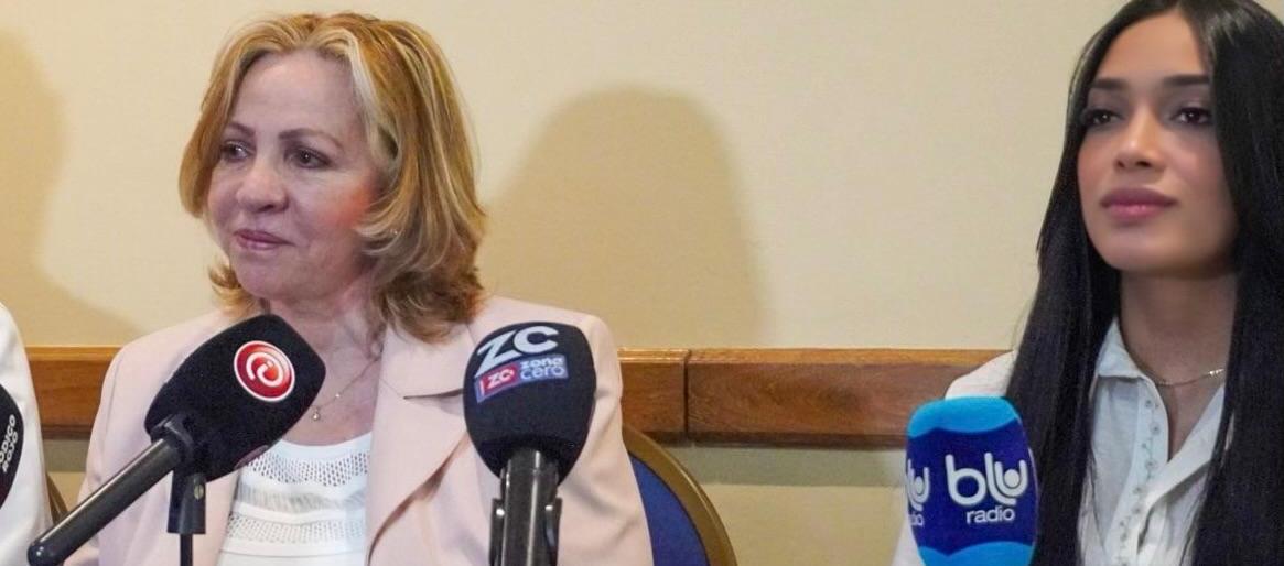 Silvia Gette Ponce con su abogada Bianith Bohórquez. 