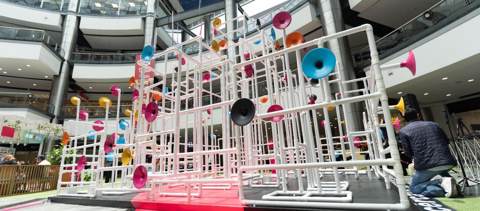 Utooto, de Yuri Suzuki, en el Mallplaza, 