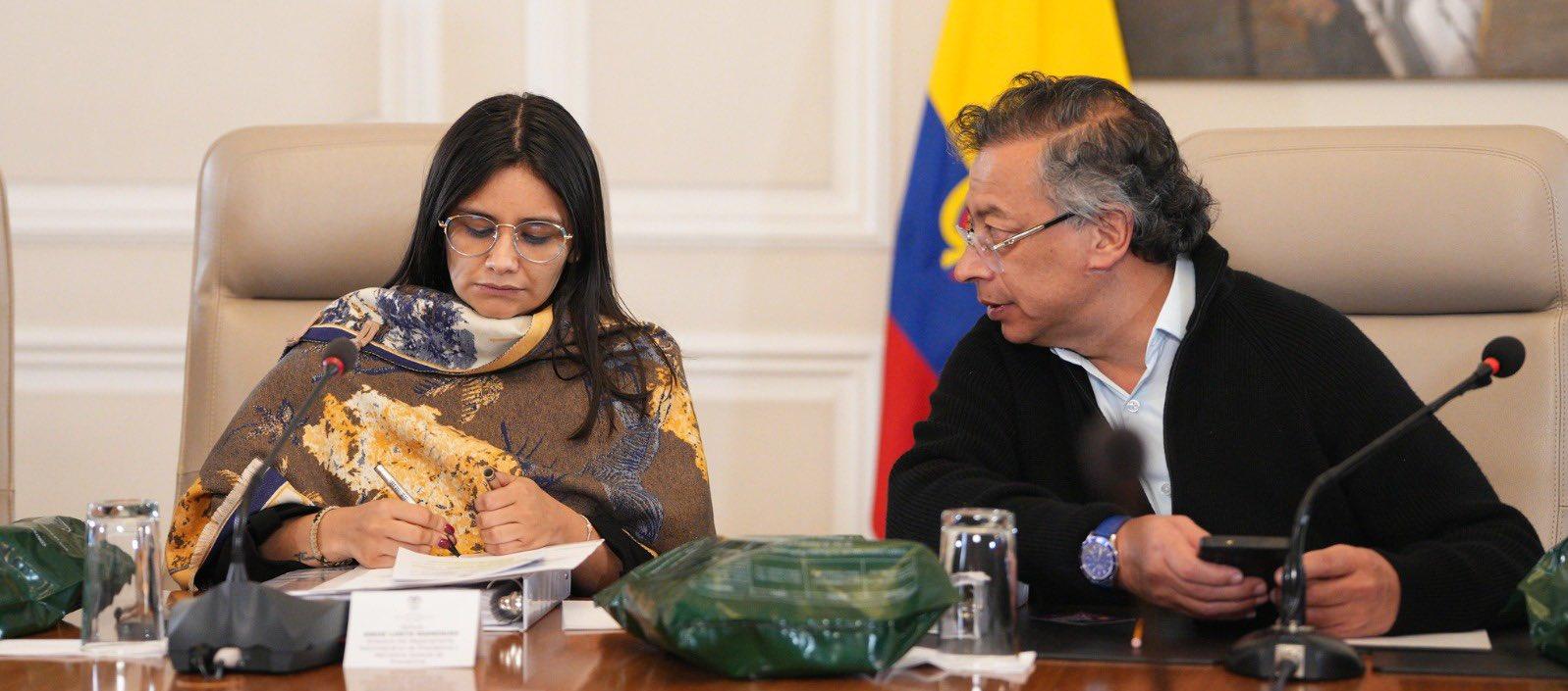 Angie Rodríguez, exdirectora del Dapre, y Gustavo Petro, expresidente de la República.
