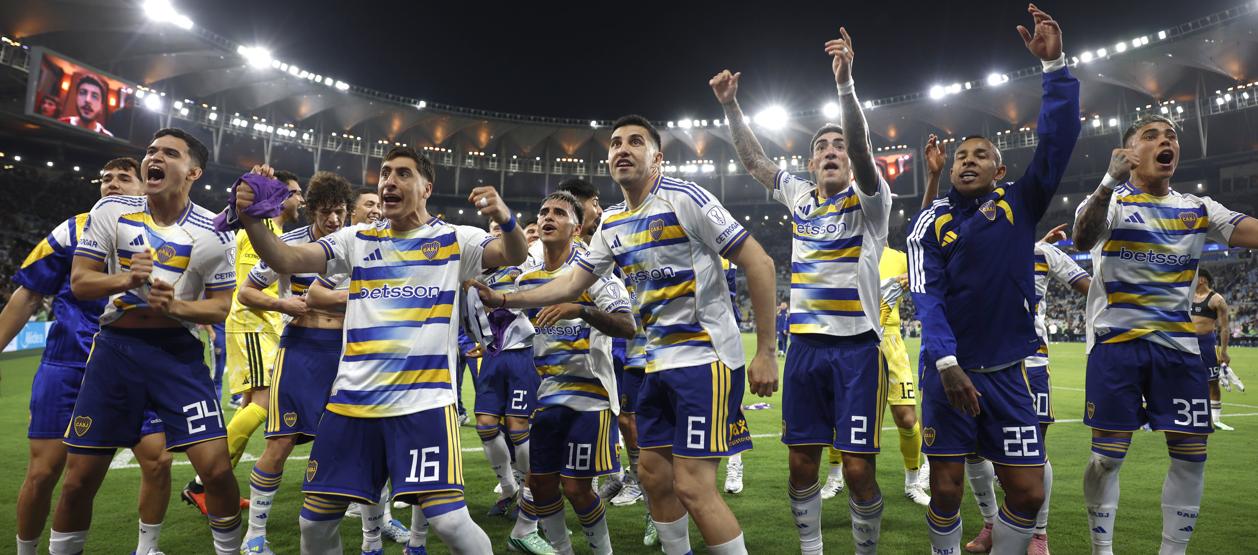 La celebración de los jugaddores de Boca tras derrotar 3–1 a Atlético Mineiro y clasificar a la final de la Copa Sudamericana.