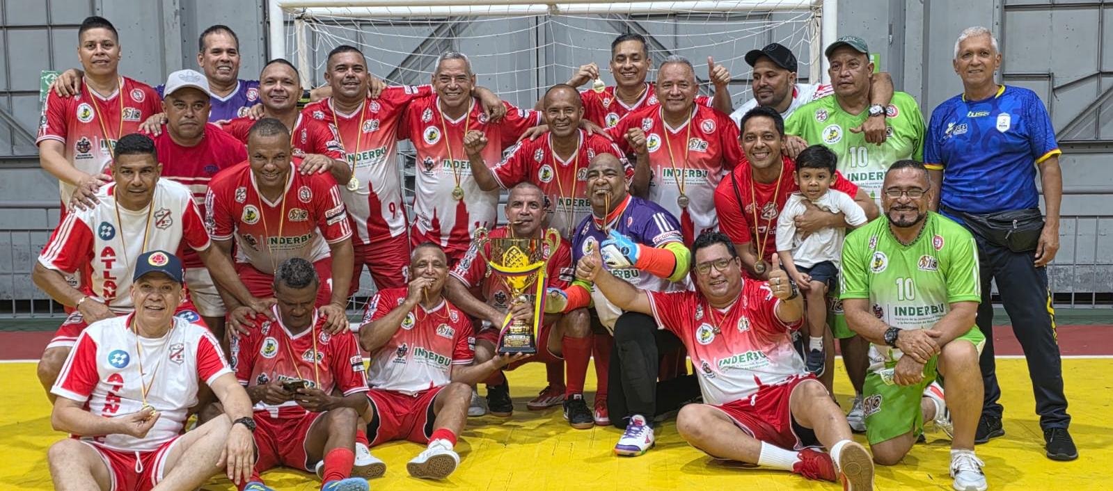 Integrantes de la selección Atlántico senior máster de futbol de salón U50.