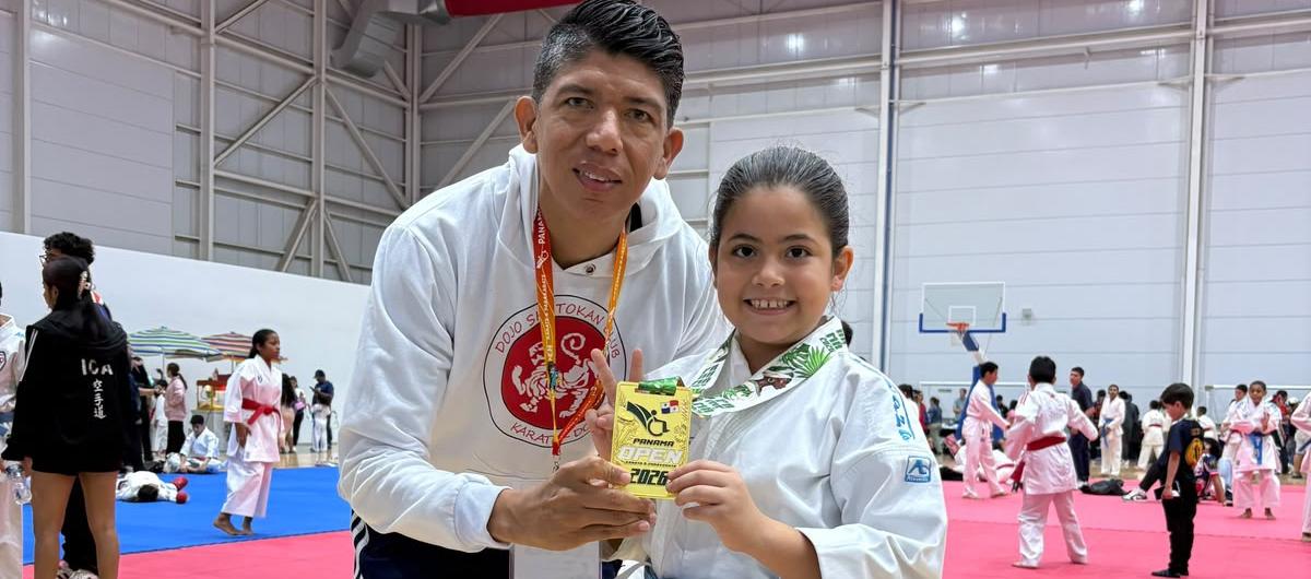 Emma Espejo Askar ganó medalla de oro en la modalidad kata.