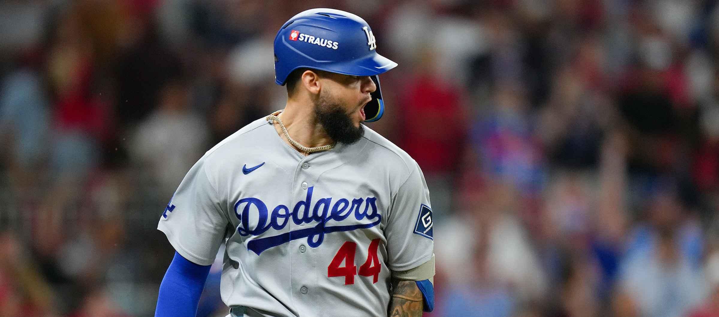 Andy Pages tras conectar un sencillo impulsador de dos carreras para los Dodgers.