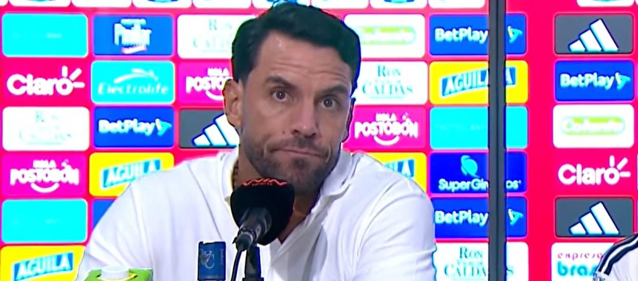 Sebastián Viera en la rueda de prensa después del partido. 