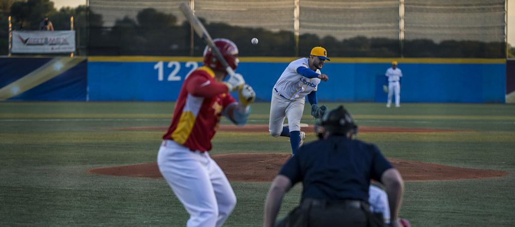 Julio Vivas fue el pitcher ganador tras lanzar cinco entradas completas. 
